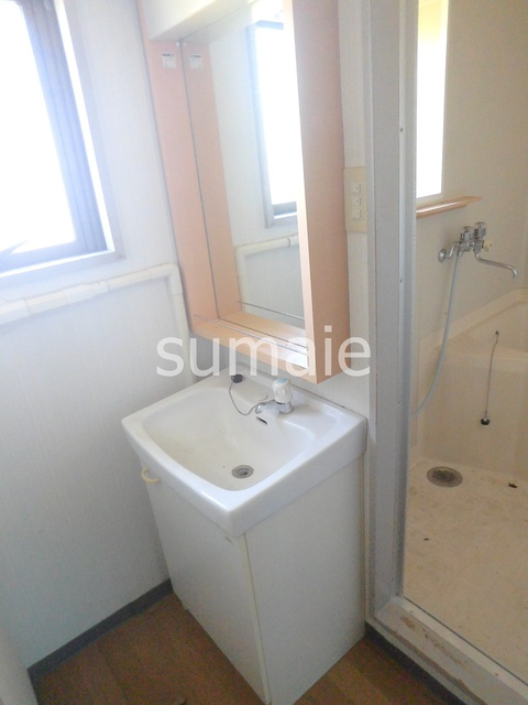 宇田川コーポの洗面所|独立洗面台です。