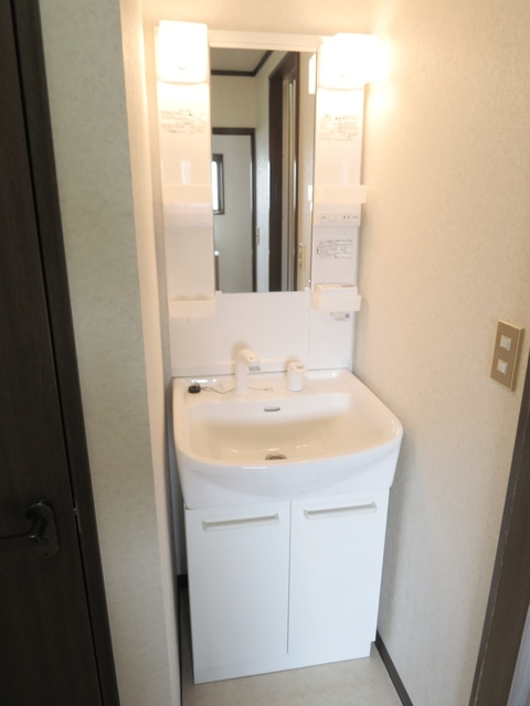 クリスタルパレスの洗面所|シャンプードレッサー。