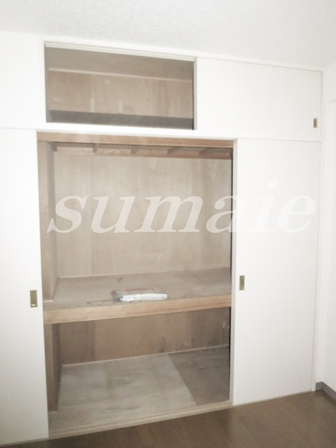 イーストテラスの収納|洋室収納スペースです！