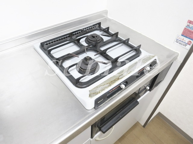 イーストテラスのキッチン|グリル付き２口コンロです！