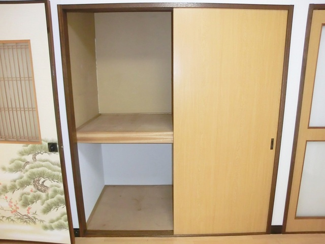 第二プラムフラワーガーデンの収納|和室の押入れです。