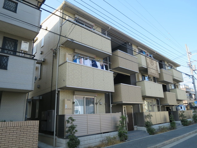 Ｅ．Ｉ．レジデンスＢの外観|エントランス側から見た外観です♪