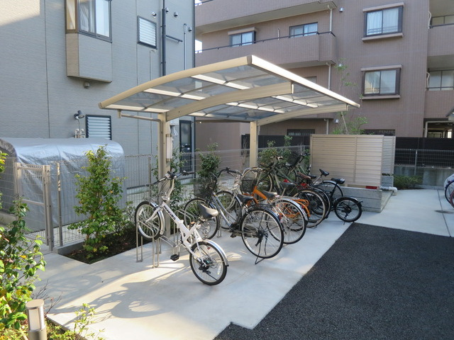 Ｅ．Ｉ．レジデンスＢのその他共用部分|屋根つきの駐輪スペース♪