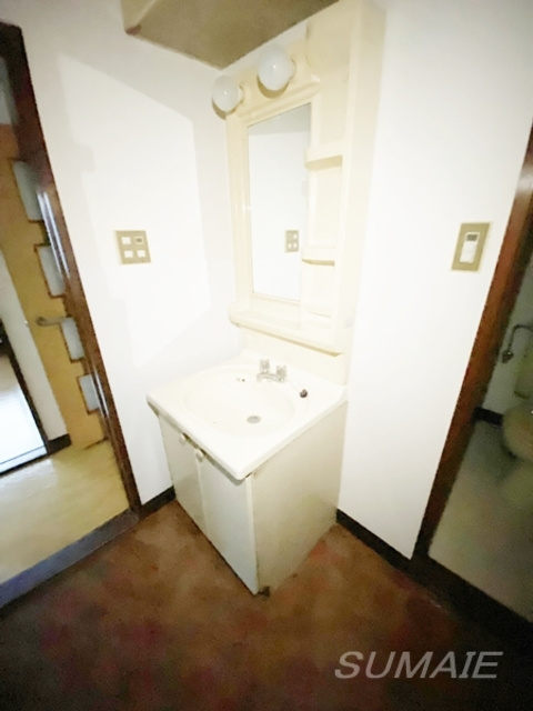 第一プラムフラワーガーデンの洗面所|洗面台