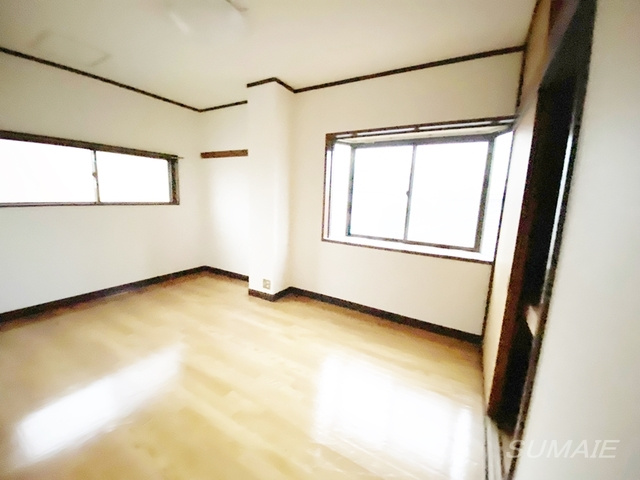 第一プラムフラワーガーデンの寝室|フローリングです！