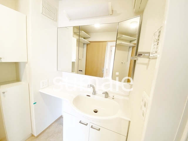 カーサ・セグーラの洗面所|★独立洗面台付きです