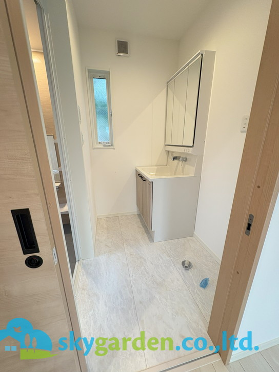 藤沢市羽鳥4丁目　新築戸建　全2棟2号棟の独立洗面台