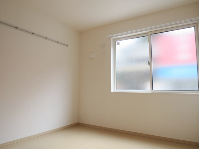 ステラカーサの寝室|となりの洋室も陽当りがいいですよ！