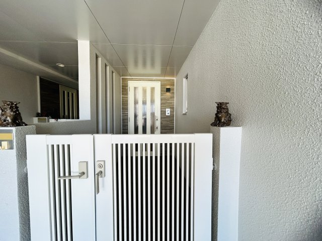 〇サザンパレス東浜マリンタワーの玄関