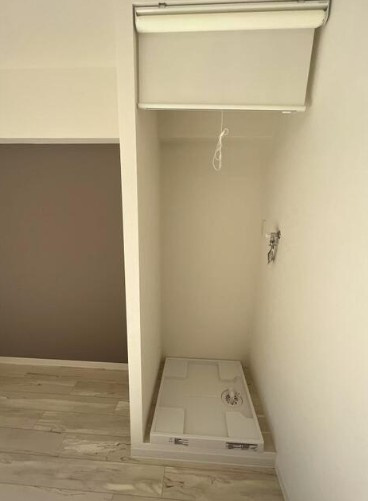 【ランドリースペース】 | パラスト中板橋 | 湿気がこもりやすい室内の換気に配慮されています。