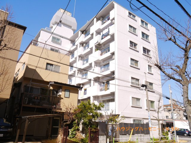 【外観】 | パラスト中板橋 | モダンでスタイリッシュな印象を与えるホワイトカラーを基調とした外観。