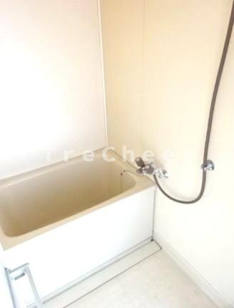 メゾンギュースの浴室