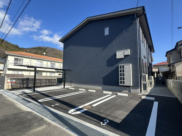 Irbis津島福居の駐車場