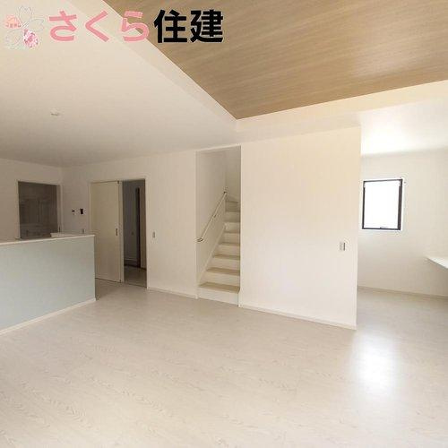 -Erde-　真岡市下高間木２期　1号棟の居間・リビング|リビングイン階段
顔を合わせてコミュニケーションがとれます