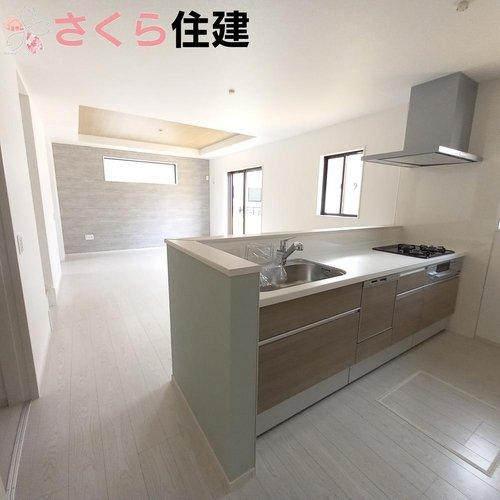 -Erde-　真岡市下高間木２期　1号棟のキッチン|収納たっぷりのキッチン
床下収納もうれしい◎