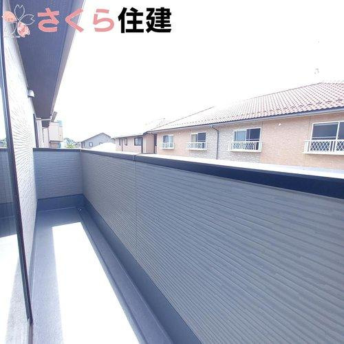 -Erde-　真岡市下高間木２期　1号棟のバルコニー|バルコニーが2カ所
一度に大量の洗濯物が干せます