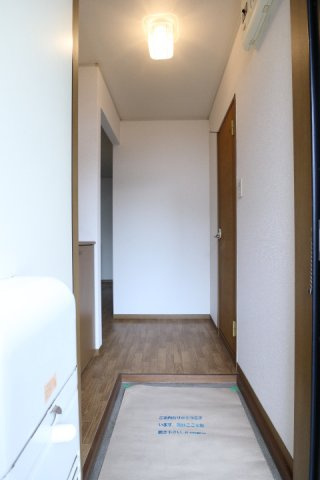 エステート塩屋山手の玄関