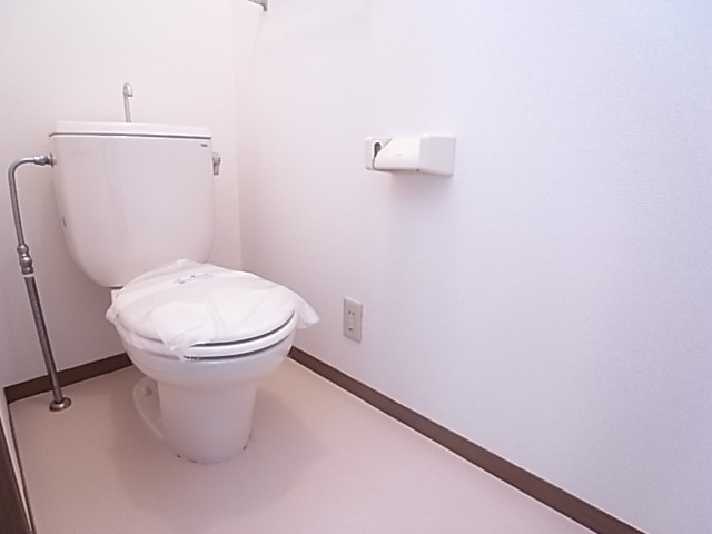 エステート塩屋山手のトイレ