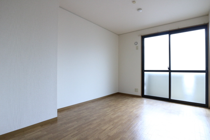 エステート塩屋山手の寝室