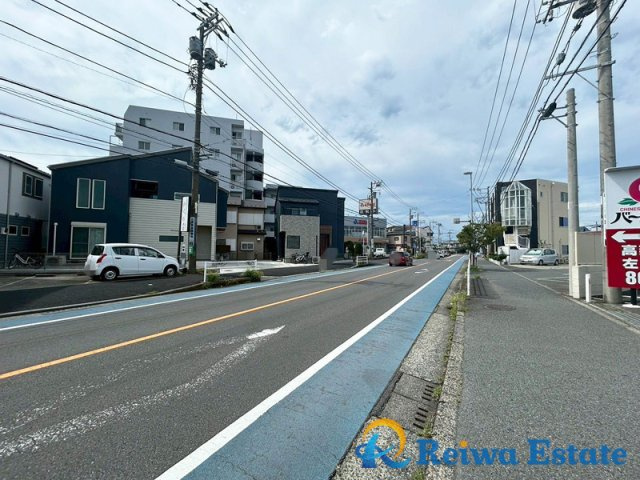 中古戸建　茅ヶ崎市矢畑の前面道路含む現地写真