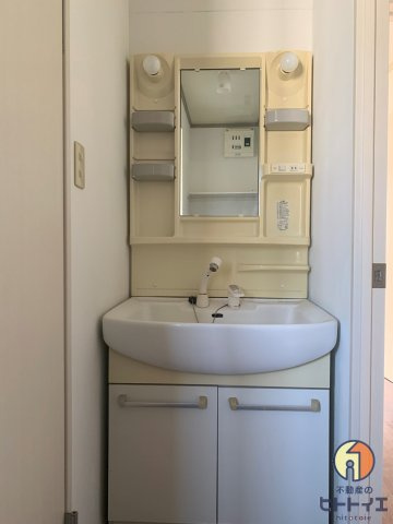 リバーフィールドの独立洗面台|独立洗面化粧台が付いています
