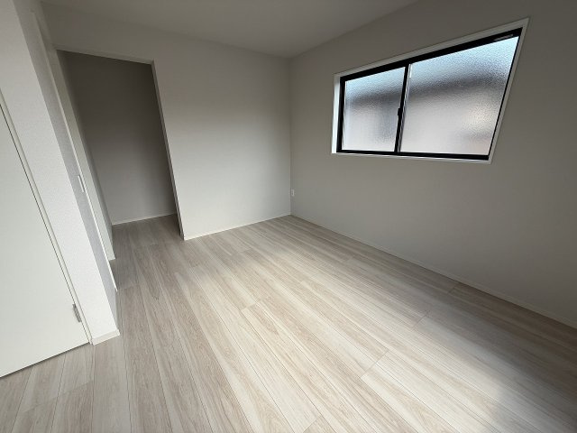 今宿東１丁目　新築戸建　３棟の洋室|洋室12.1帖間仕切り可能