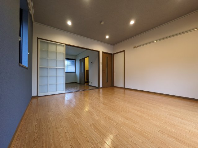 ファミール白梅の洋室