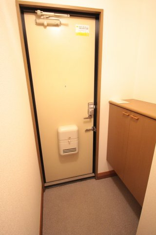 ファミール白梅の玄関