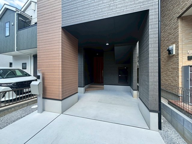 越谷市大沢４丁目の新築一戸建の駐車場