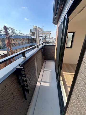 越谷市大沢４丁目の新築一戸建のバルコニー