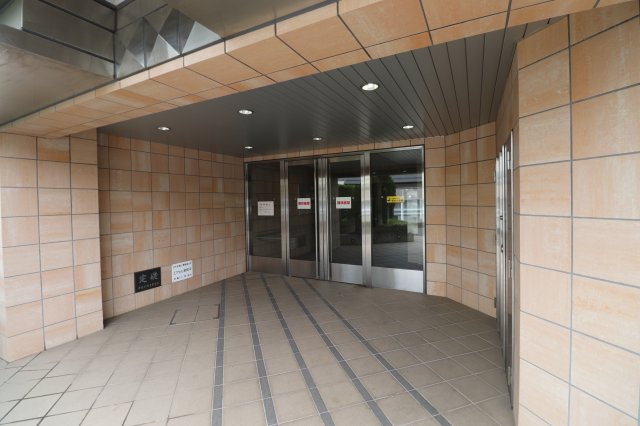 エクセル宮前平のエントランス