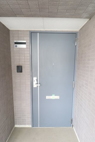 エクセル宮前平の玄関