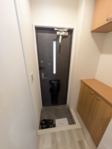 ファミールシャンブルBの玄関