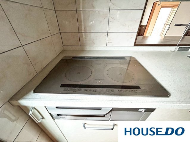 中古戸建  足利市常見町のキッチン|IHコンロで火を使わないので地震が起きた際は火災になりにくいです。