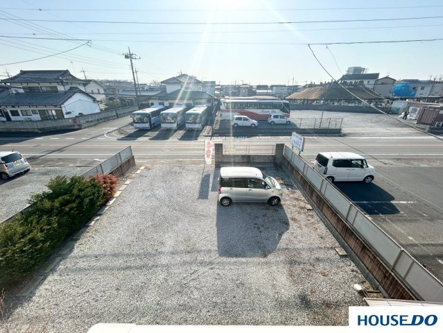 中古戸建  足利市常見町の展望|お車は計4台を停める事が可能！！
出入りもしやすい設計となっております♪