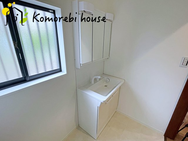 さいたま市大宮区三橋1丁目　中古一戸建ての独立洗面台