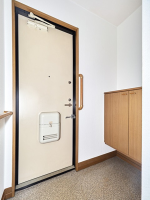 【玄関】 | ヴェルドミール | シューズボックス、手すりあります