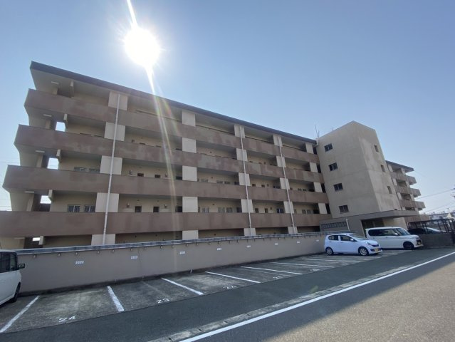 茶売団地4号棟の外観|外観もきれいです