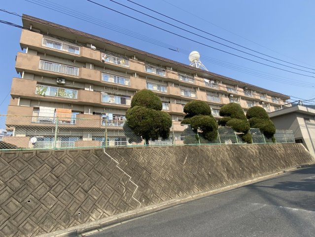 茶売団地4号棟の外観|おしゃれな外観です