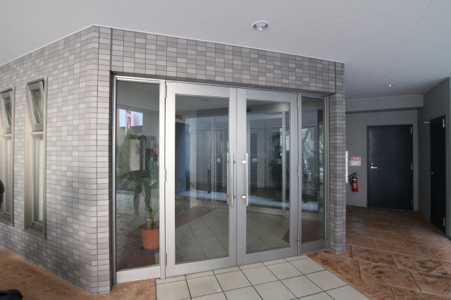 エトワール衣掛のエントランス