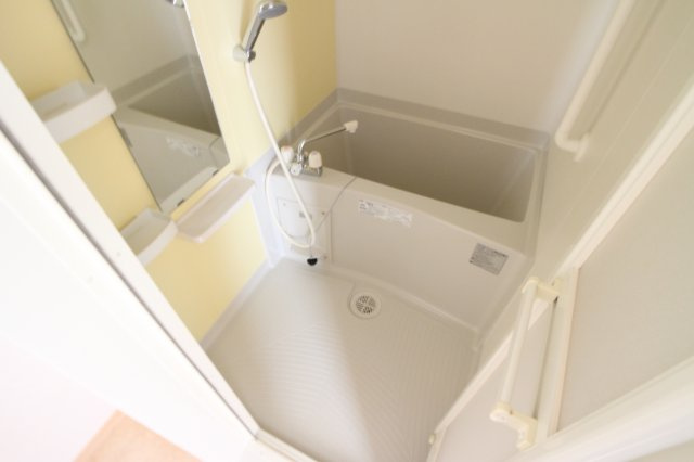 エトワール衣掛の浴室