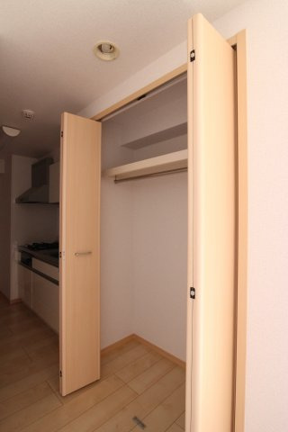 エトワール衣掛の収納