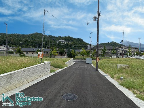 上賀茂本山 新築戸建(8号地)の前面道路含む現地写真