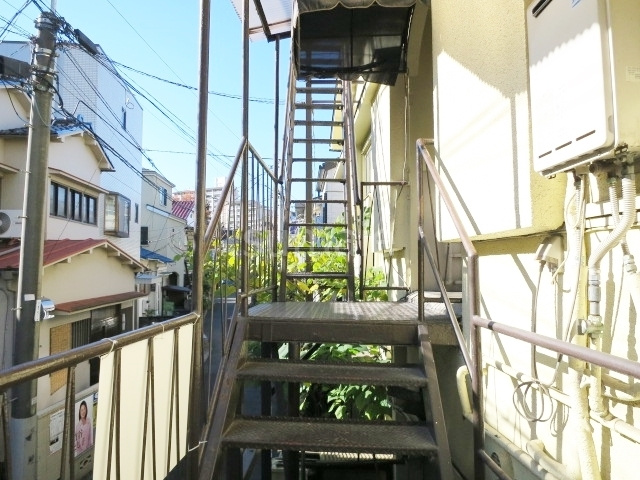 赤羽台文化アパートのその他共用部分|敷地内階段です！！