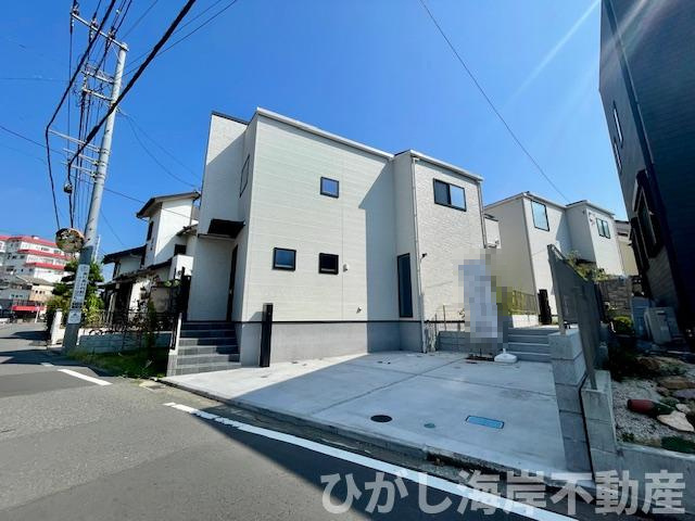 藤沢市鵠沼海岸３丁目　新築戸建　全2棟の前面道路含む現地写真|現地外観