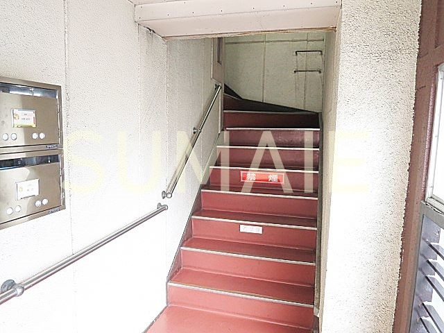 伊藤ビルのロビー|建物内