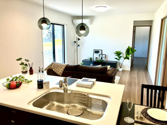 ルミナスガーデン飯山町３号地の居間・リビング