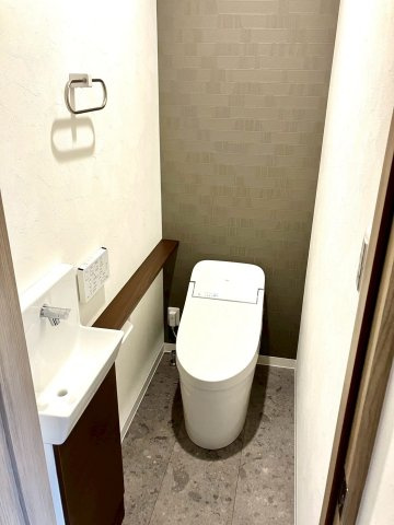 ルミナスガーデン飯山町３号地のトイレ