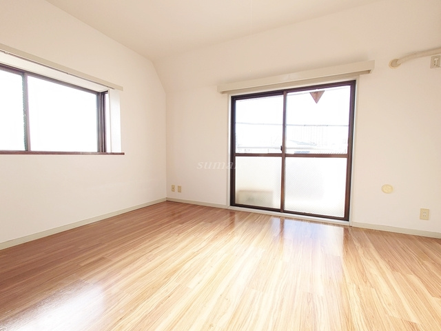 キンコーハイツの洋室|人気の角部屋です☆