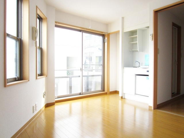 シャンテ東十条の収納|2面採光の明るいお部屋♪